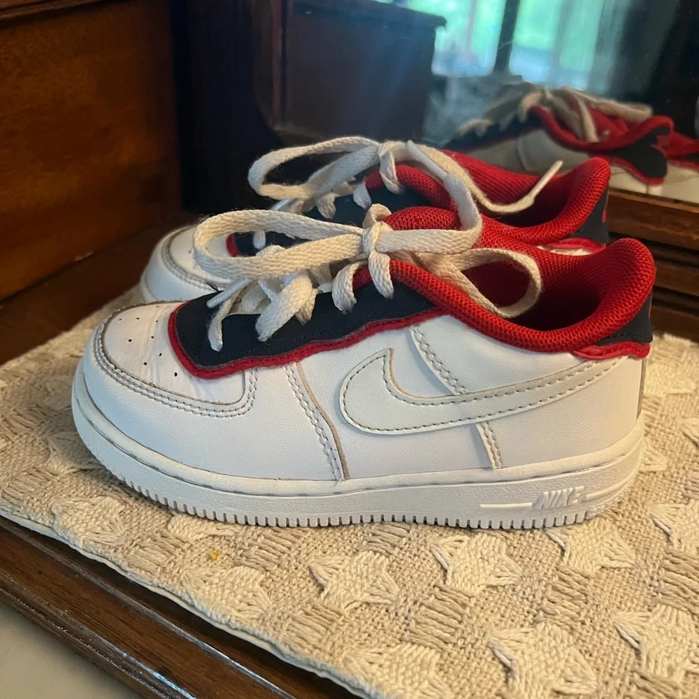 NIKE Classic Air Force 1 Low Top Casual Sneakers‎ White Red Navy Blue Toddler 9C
